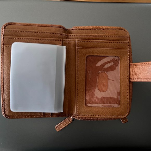 FOSSIL Leather Brown Zip Wallet - Picture 2 of 5